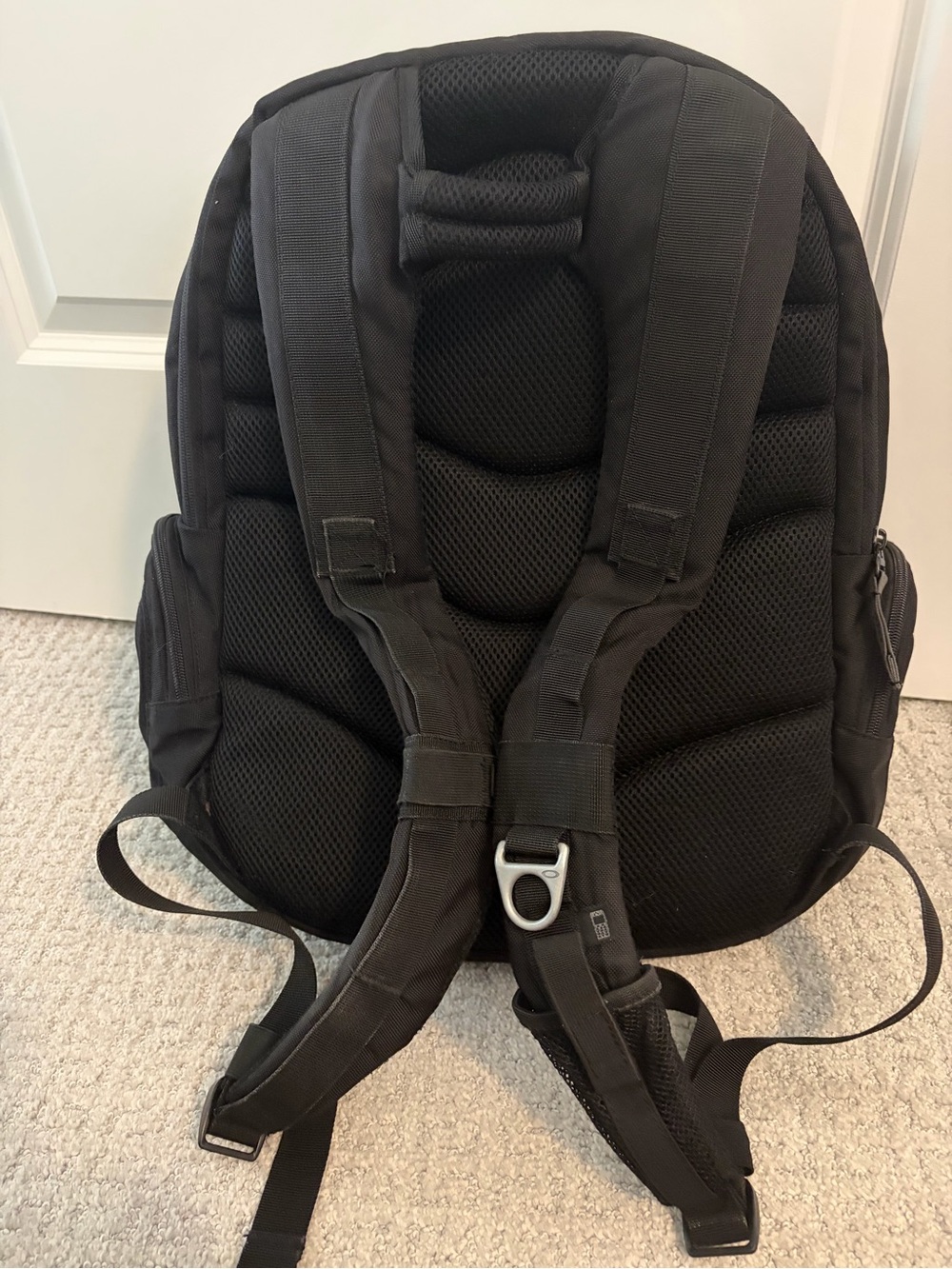 Oakley Black Everyday Tech Backpack - Picture 3 of 9